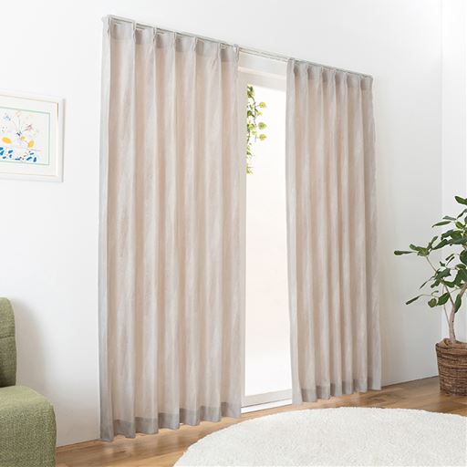 アイボリー<br>かすれ模様が美しい、上品なデザインのカーテンです。