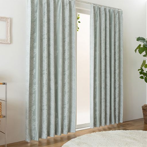 ブルー<br>フェミニンなお部屋やナチュラルなインテリアとも相性バッチリ。