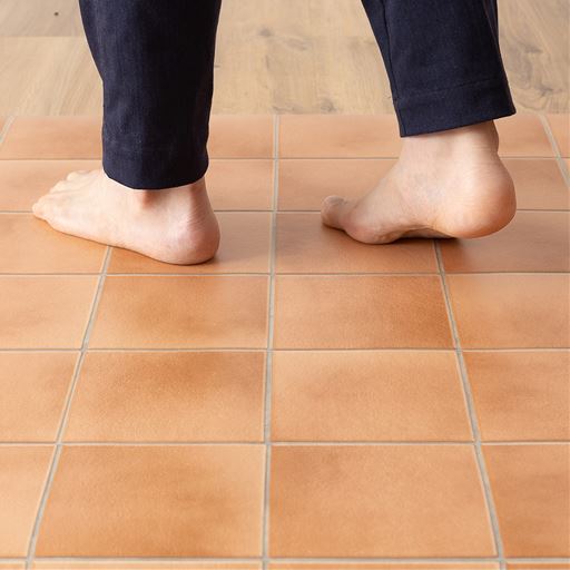 適度なクッション性があるのでやさしい踏み心地。