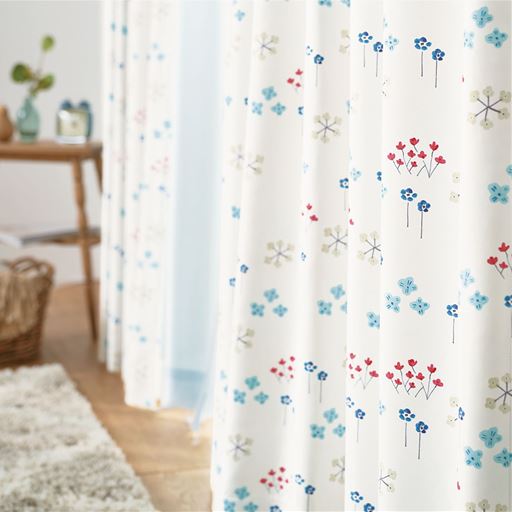 ブルー系(うたかた)<br>手書きならではのゆるやかな柄で、お部屋をやわらかく包み込みます。