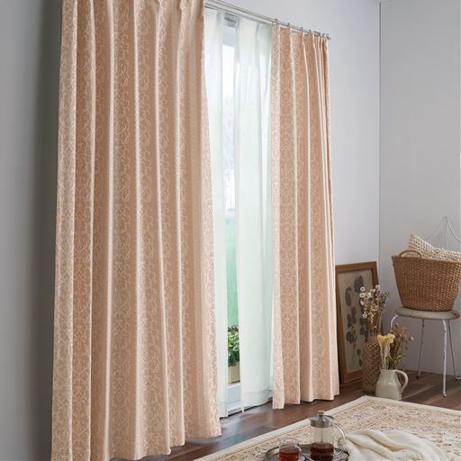 ライトピンク<br>立体的な織り柄と美しい光沢のジャカード織りカーテンです。