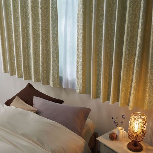 ライムグリーン ※消灯イメージにより、商品色は暗く写っています。<br>1級遮光・遮音効果で、寝室にもおすすめ。