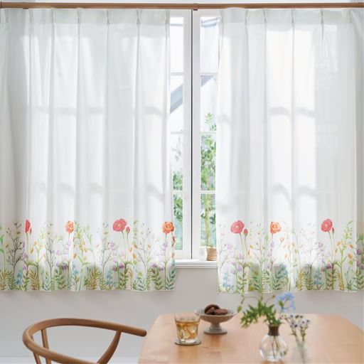 A (フラワー) 幅100×丈148cm(2枚組)<br>水彩画タッチで上品なお花を描いた、裾絵羽柄デザインのレースカーテンです。