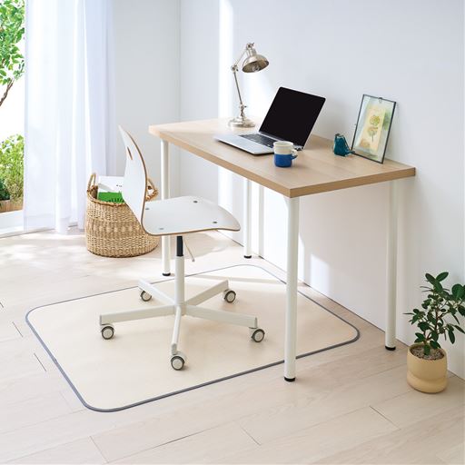 ホワイト系(無地調) 120×90cm<br>ワークスペース用マットとしても。