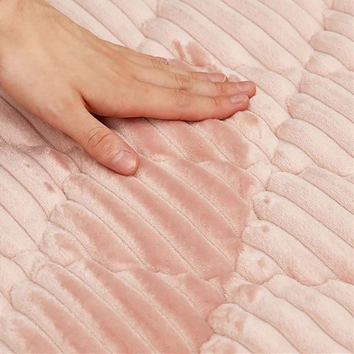 ピンク<br>雲の上を歩くような柔らかさ。