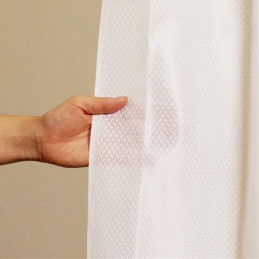 【透け感の目安:やや透けやすい】