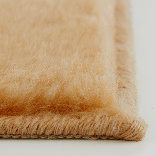 ヘリは、ほつれができくいオーバーロックでしっかり縫製。