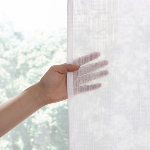 【透け感の目安:やや透けやすい】