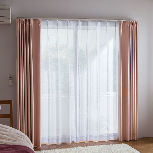 A (ローズ)<br>1級遮光・遮熱保温効果で朝日や西日がまぶしいお部屋や寝室にもおすすめ。