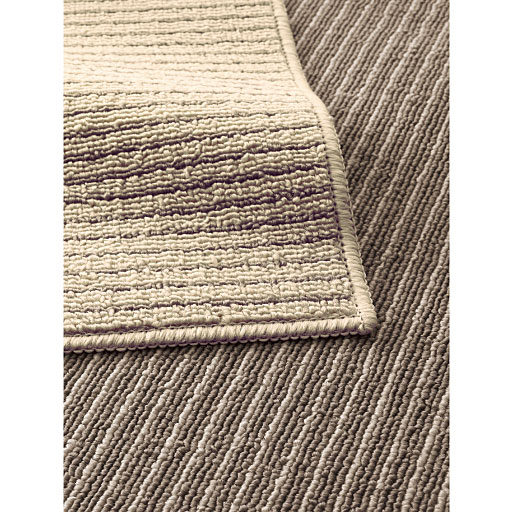 (上から) アイボリー・ブラウン