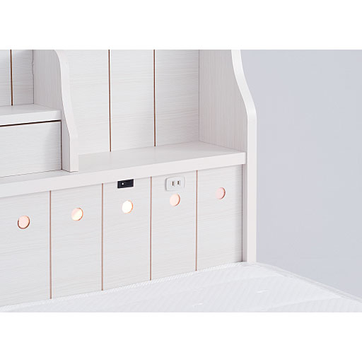 スマートフォンなどの充電に便利な1口(1200W)コンセント付き