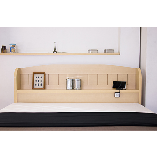 ナチュラルのヘッドボード