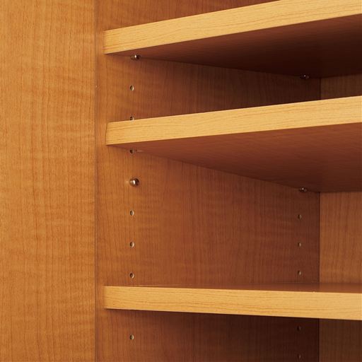 棚板は3cmピッチで高さ調整ができます。金属製のダボでしっかり固定。<br>※このカラーは完売しました。