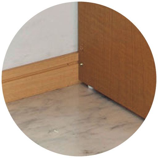 脚部アジャスター付き。<br>※このカラーは完売しました。