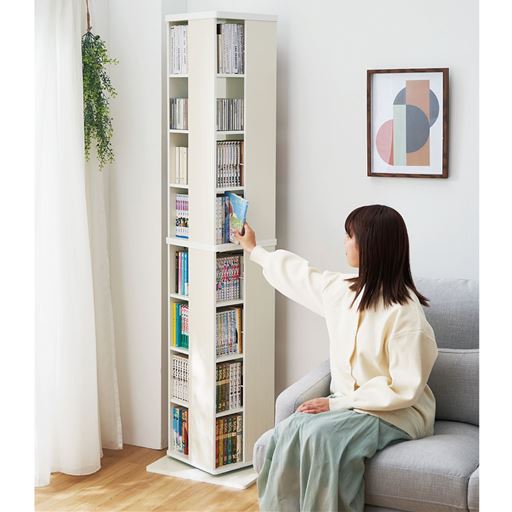 ホワイト B(8段)<br>お目当ての本もサッと手に取れる回転コミックラックです。