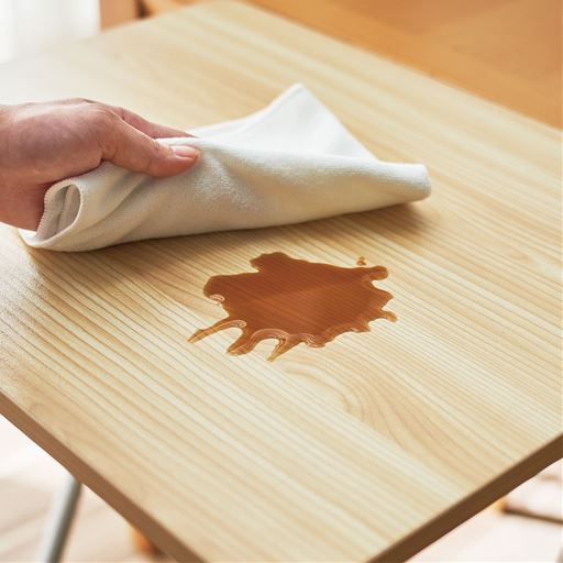 天板は傷・水に強いメラミン加工。汚れもサッと拭き取れます。