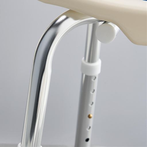 サビにくく軽量なアルミ素材。