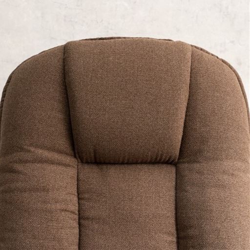 ブラウン<br>凹凸感のある背中