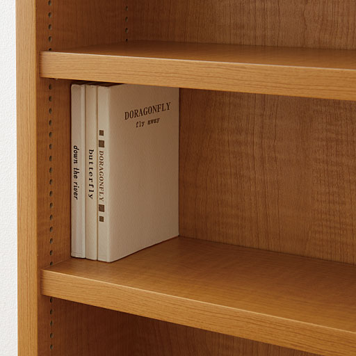 棚板は1cmピッチで細かく高さ調節ができます。<br>※このカラーは完売しました。