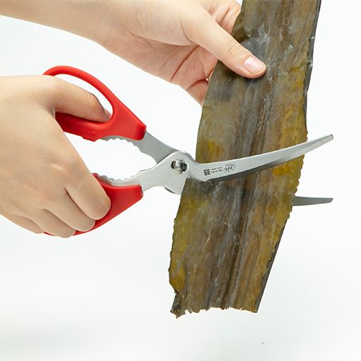 レッド <br> 硬い昆布も楽々カット!