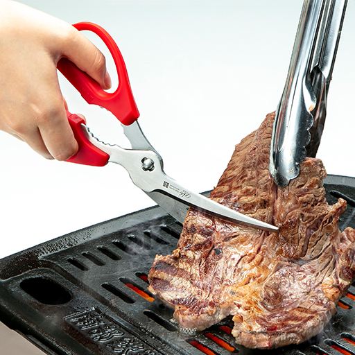 レッド  <br>ステーキも楽々カット!