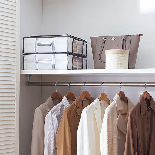 収納ボックスに芯地が入っているから、積み重ねて収納できます。クローゼットの上棚でもスッキリ。