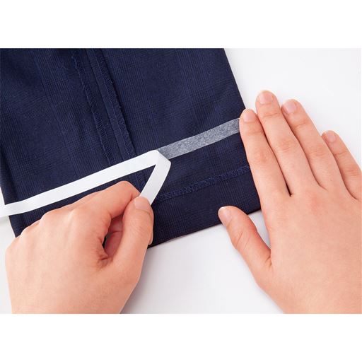 アイロン不要&洗濯OKの布用両面テープ。<br>布・皮革・合皮以外にも紙・木材・金属・プラスチックなどの接着が可能です。