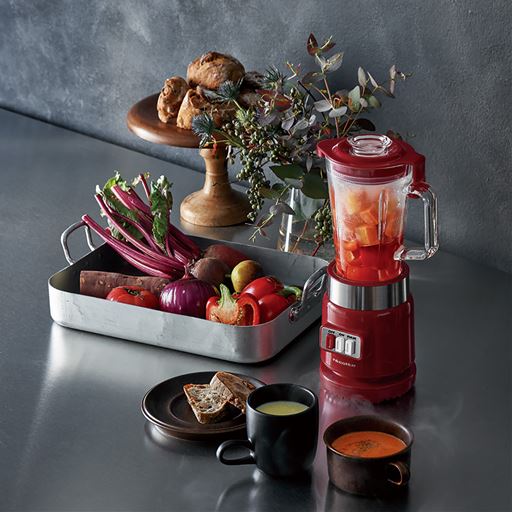 野菜のうま味が凝縮した、アツアツのスープ。