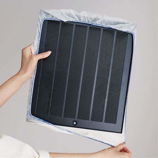 ゴムキャップ仕様なので、全体をすっぽり包み込めて、かぶせやすい。