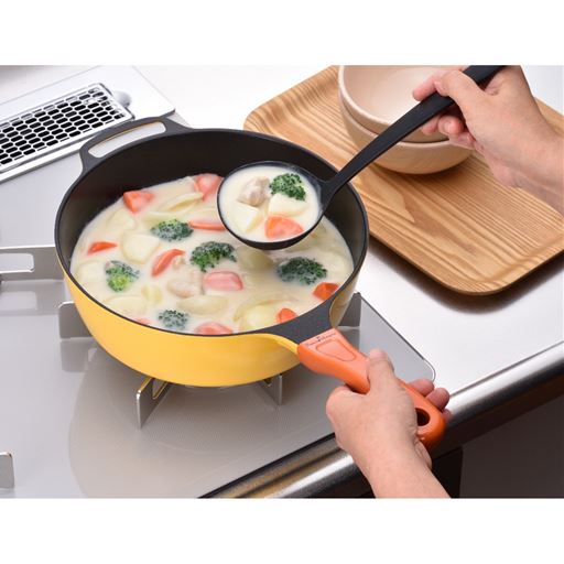 深さがあるのでシチューやカレーも作れます。