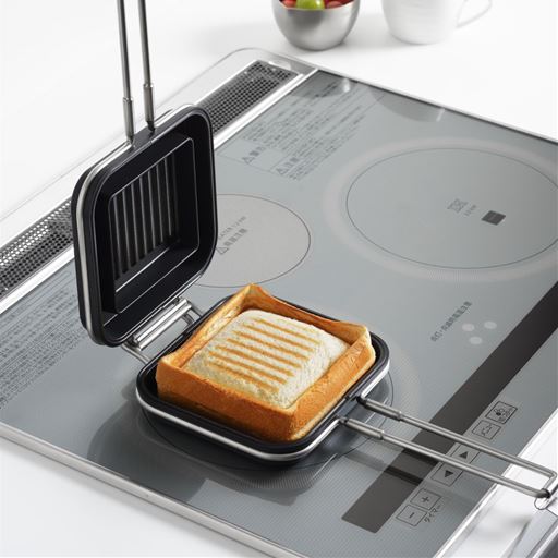 外はカリッ、中はふんわり。ごちそうホットサンド