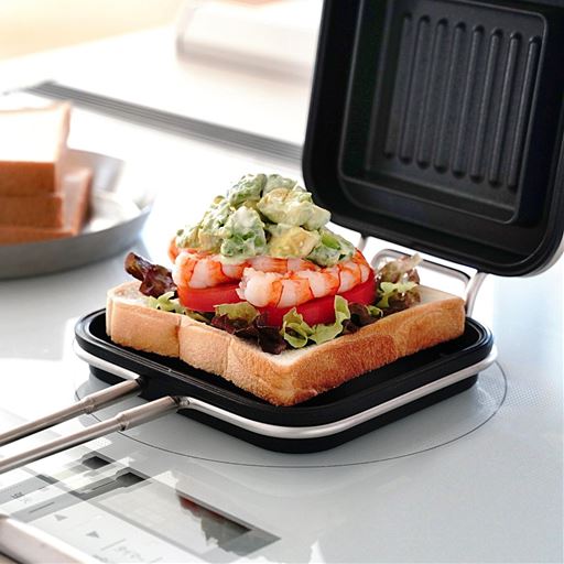 皿部が深く、ワイヤーの強度もあるので、具材を山盛り入れても閉まり、しっかりプレスできます。