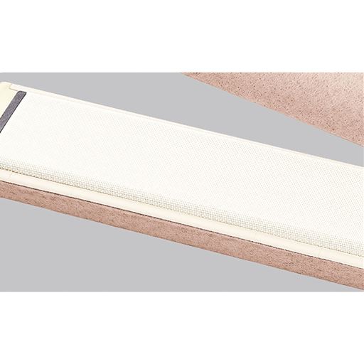 髪をはさみやすいクッションプレートが沈みこみ、髪への余分な圧力を減らします。