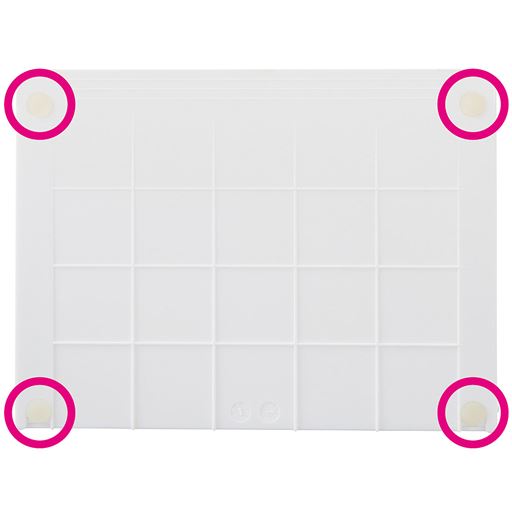 うら面には滑り止めの足ゴム付き。