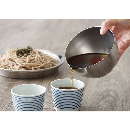 11cm使用例 片口付きで注ぎやすい。