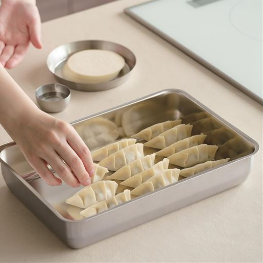 サイズA(1/1)多めに作ったハンバーグや餃子の保存にも使える大きめのサイズ。