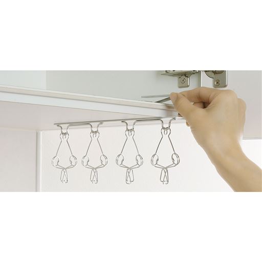 板に差し込むだけの簡単設置