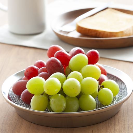 洗ったフルーツを乗せて。