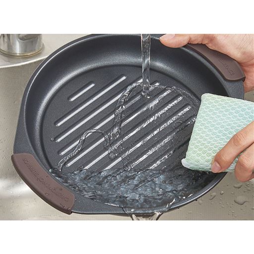 ふっ素樹脂加工でお手入れラクラク!