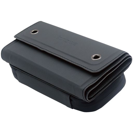 大容量の10,000mAhのモバイルバッテリーにソーラーパネルを組み合わせた充電セット。