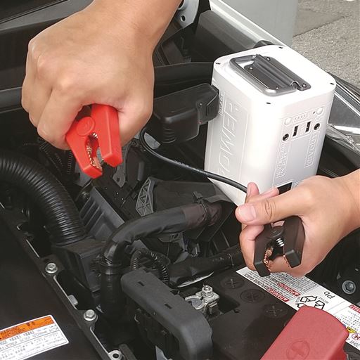 DCで給電※ハイブリッド車には使用不可。12V車のみ使用可能