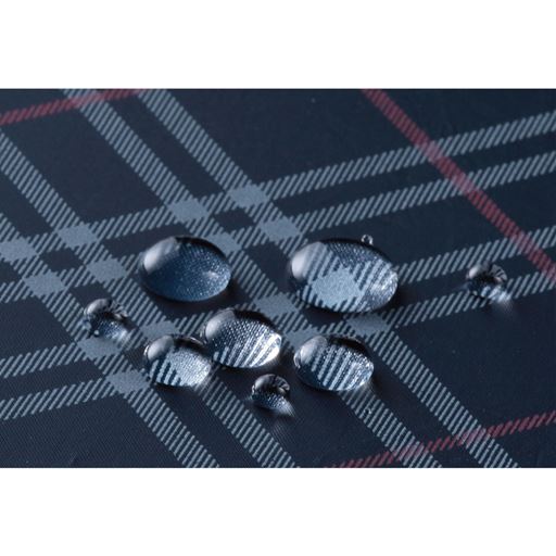 はっ水加工だから雨の日も安心