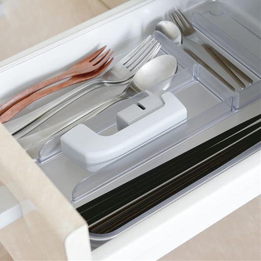 折りたためば約11cmのサイズなので、収納もらくらく。