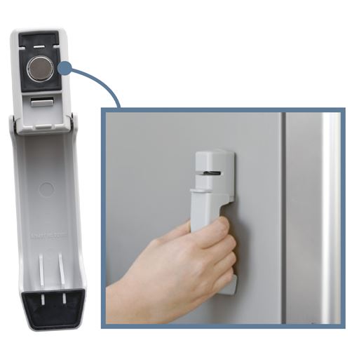 裏側にはマグネット付きで冷蔵庫等にもピタッ!