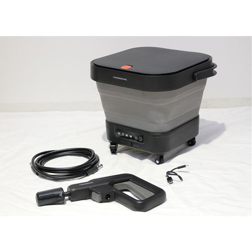 大きい、重い…。そんな従来の高圧洗浄機のイメージを覆す新しい高圧洗浄機です。