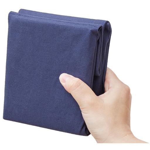 小さく畳めるので持ち運びも便利!