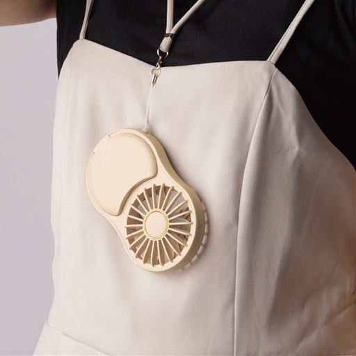 ストラップ(別売)で手軽に持ち運び。