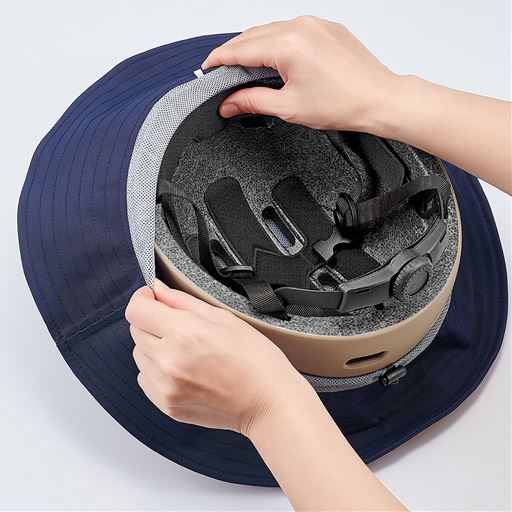 帽子の取り付け方法 帽子をかぶせる