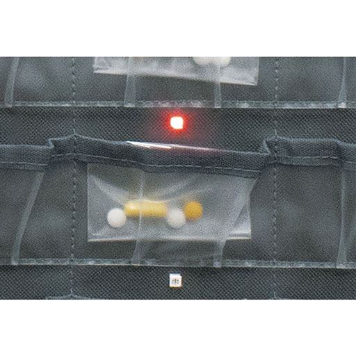 ライトが光って飲む薬をお知らせ。