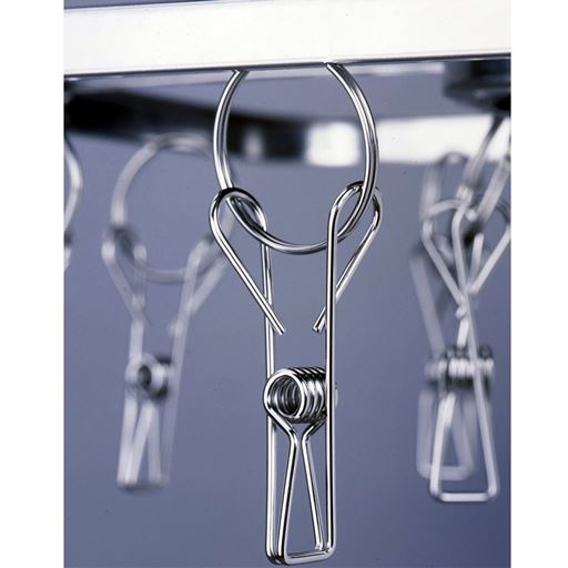 丈夫なピンチなのでジーンズなどの重いものも干すことができます。